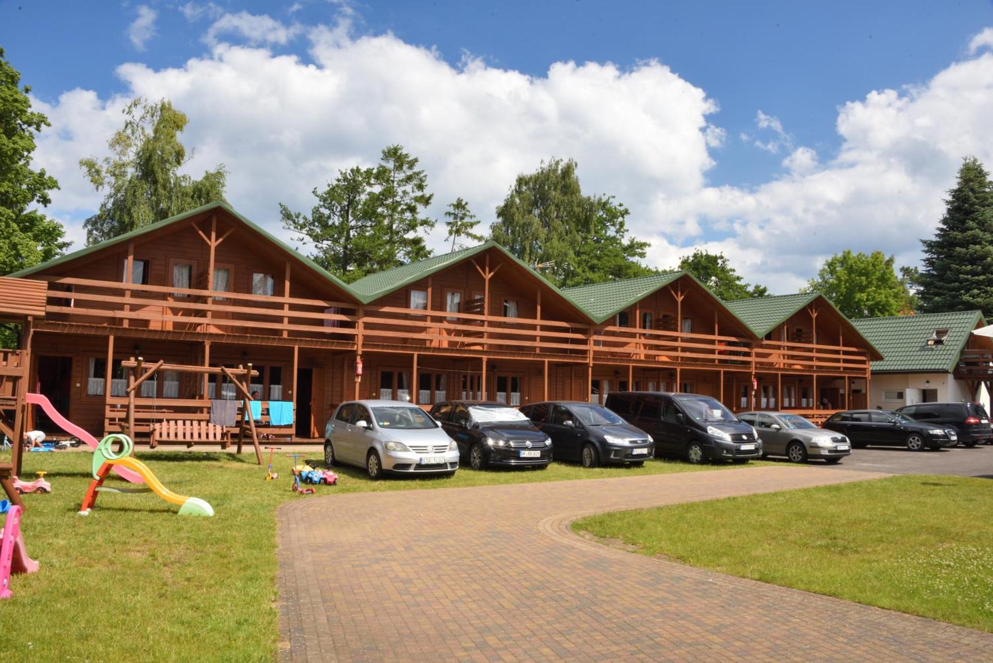 Mlodziezowy Domek Dla Grup Eldorado Mielno Centrum, 200M Od Morza Bagian luar foto