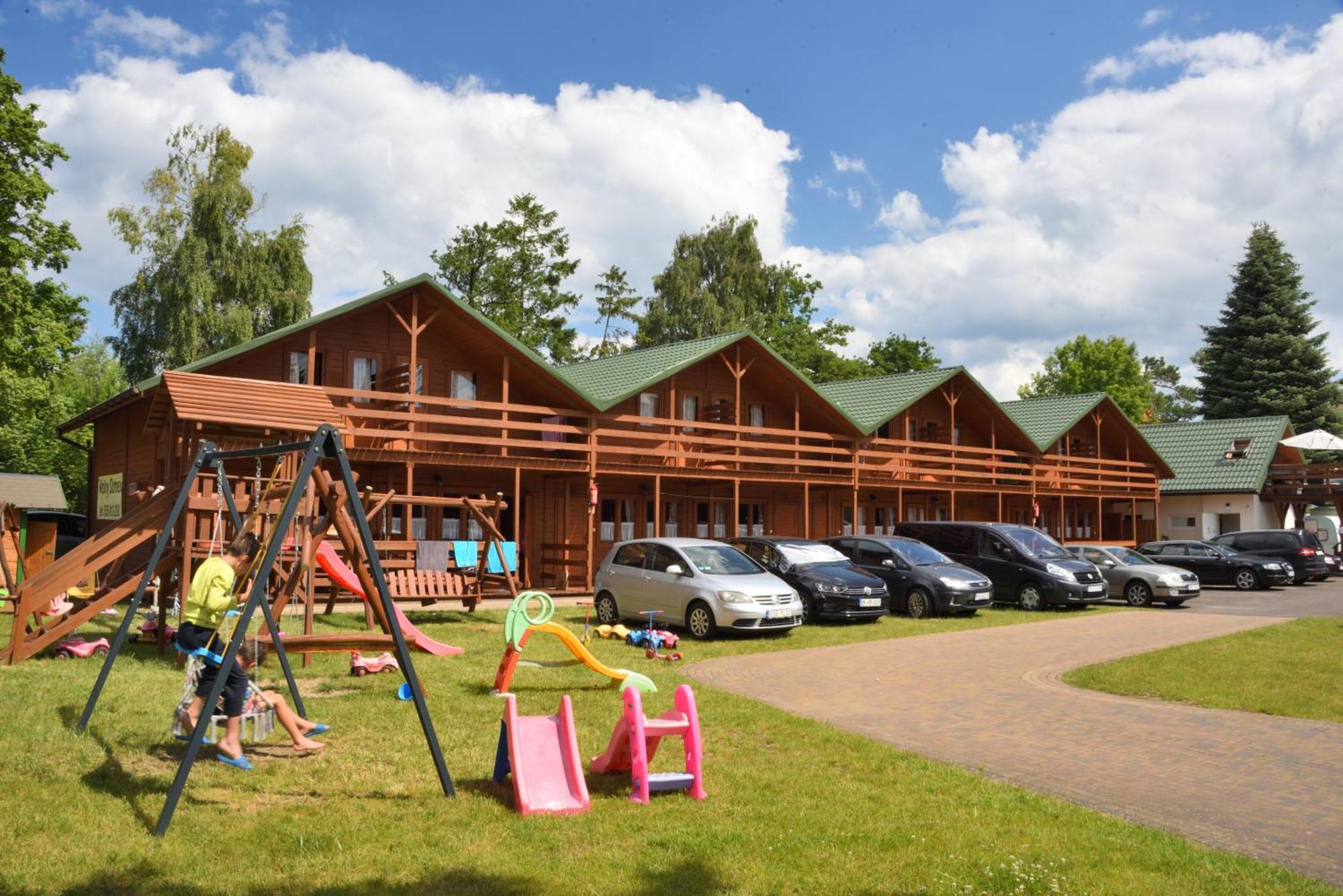 Mlodziezowy Domek Dla Grup Eldorado Mielno Centrum, 200M Od Morza Bagian luar foto
